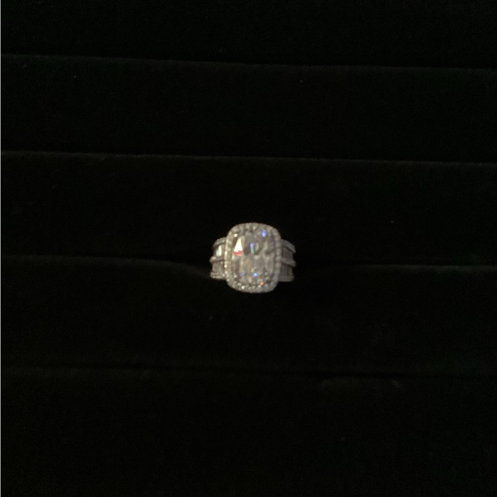 JTV Silver and White Sparkling Women's Ring